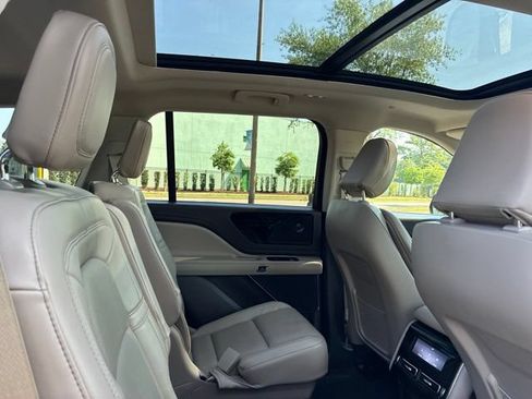 Certified 2024 Lincoln Aviator Reserve AWD/4WD image 24