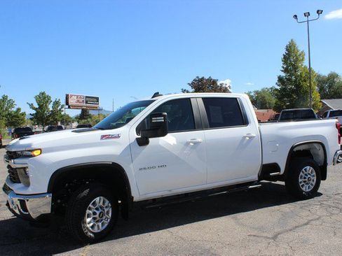 Used 2024 Chevrolet Silverado 2500 LT w/ Convenience Package AWD/4WD image 1