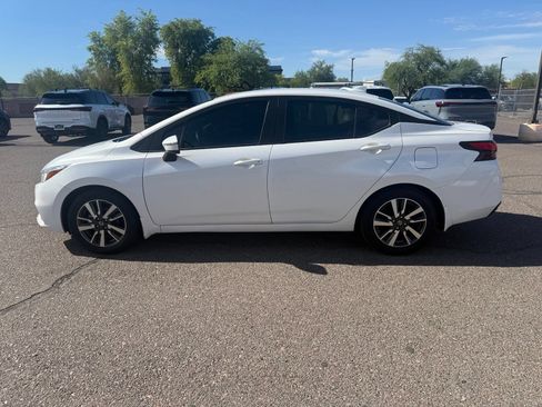 Certified 2021 Nissan Versa SV FWD image 8