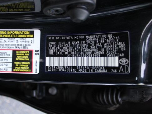 Used 2016 Toyota Corolla L image 40