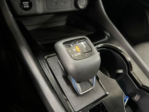 Used 2024 Nissan Rogue SV FWD image 17