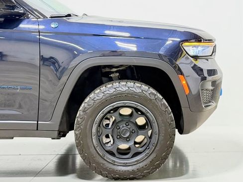 Used 2022 Jeep Grand Cherokee Trailhawk AWD/4WD image 12