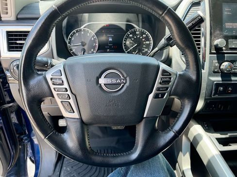 Used 2023 Nissan Titan SV w/ SV Convenience Package RWD image 11