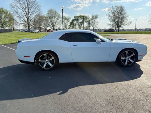 Used 2015 Dodge Challenger R/T image 4