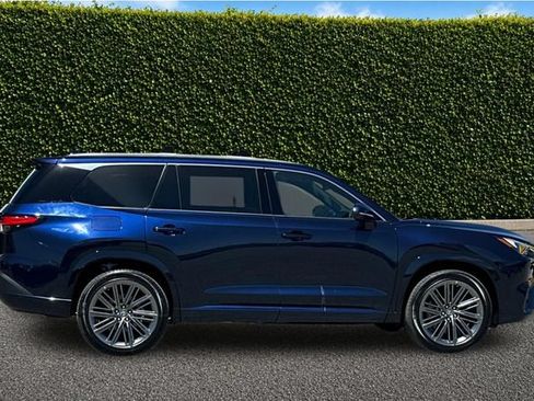 New 2026 Lexus TX 550h AWD Plug-In Hybrid image 4