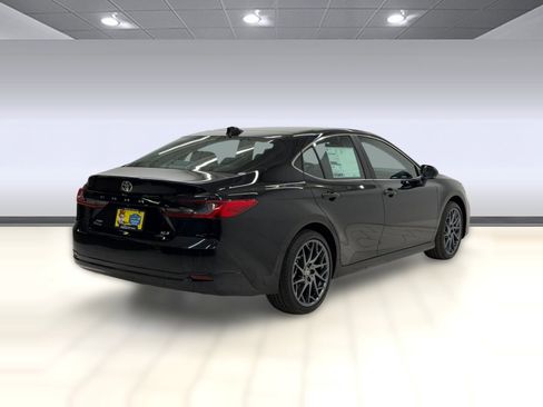 New 2026 Toyota Camry LE image 7