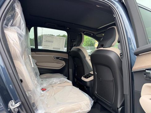 New 2026 Volvo XC90 B5 Plus w/ Protection Package Premier AWD/4WD image 4