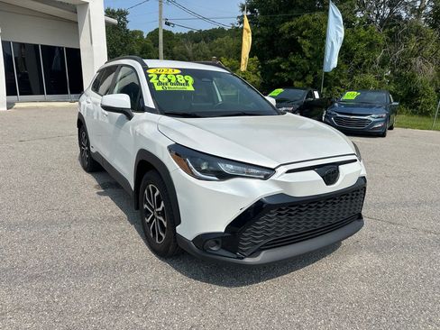 Used 2023 Toyota Corolla Cross AWD Hybrid image 7