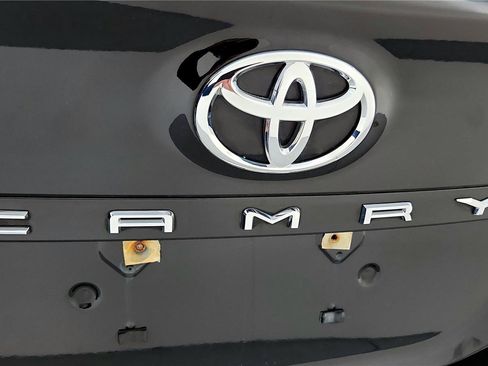 Used 2023 Toyota Camry XLE image 14