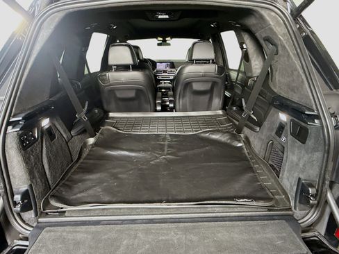 Used 2022 BMW X7 M50i w/ Dynamic Handling Package image 35