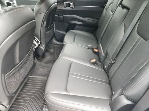 Used 2025 Kia Sorento S FWD image 24