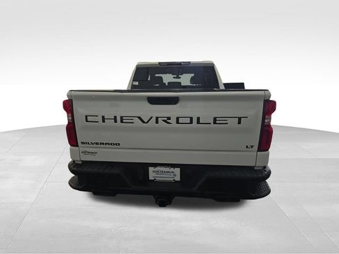 Used 2021 Chevrolet Silverado 1500 LT Trail Boss w/ LPO, Dark Essentials Package AWD/4WD image 4