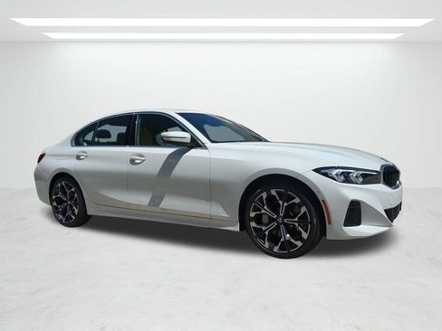 New 2026 BMW 330i Sedan w/ Convenience Package RWD image 2