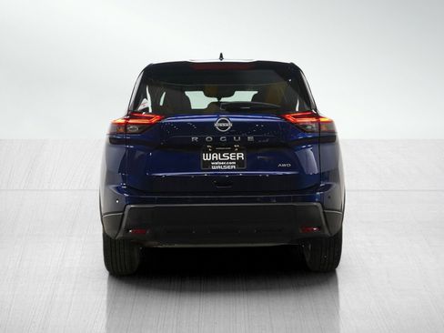 Used 2025 Nissan Rogue SV AWD/4WD image 4