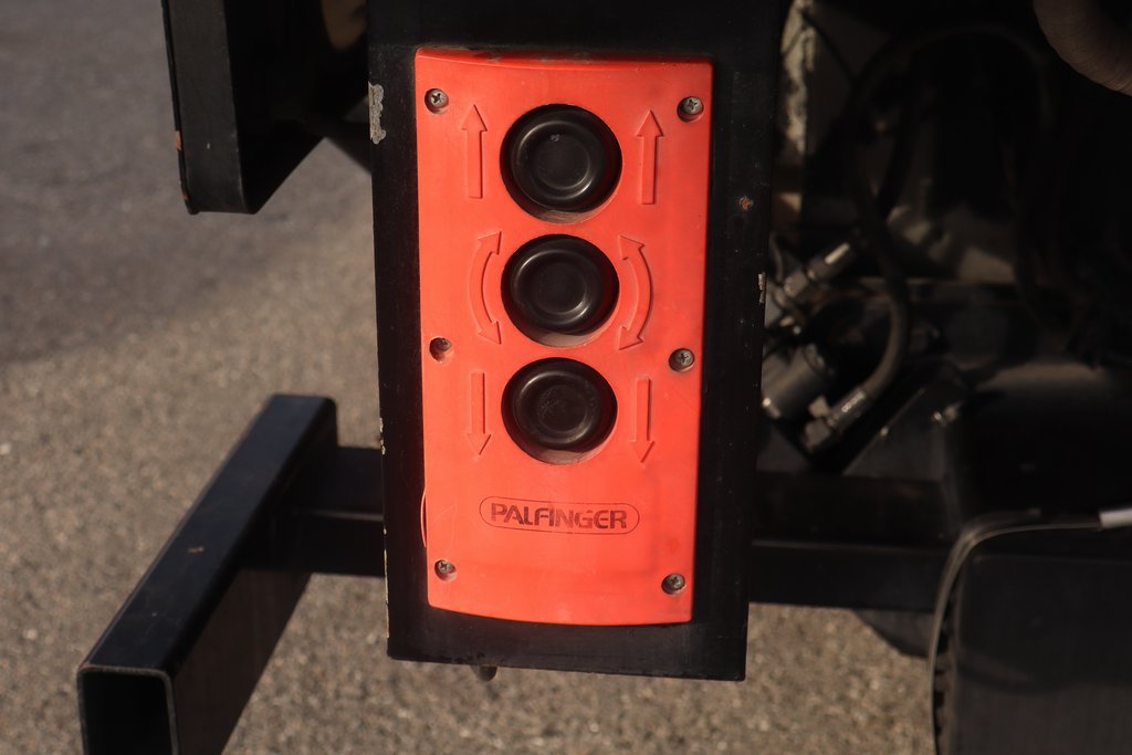 Used 2017 Ford F550 2WD Regular Cab Super Duty image 10