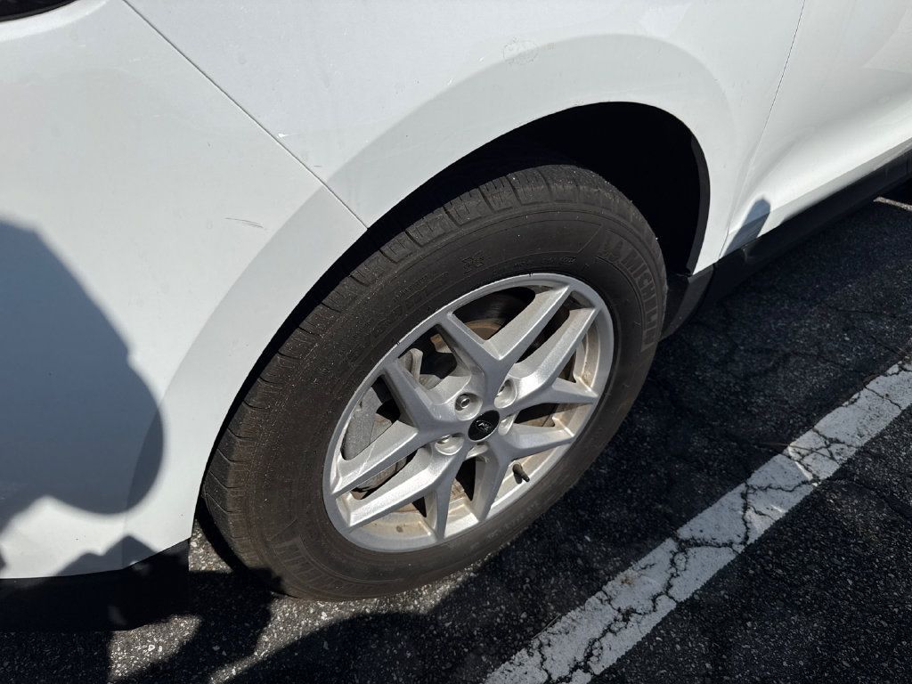 Used 2024 Ford Edge SEL AWD/4WD image 5