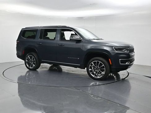 Used 2025 Jeep Wagoneer Series III w/ Premium Group I AWD/4WD image 3