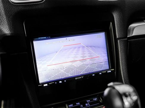 Used 2015 Porsche Cayman image 14