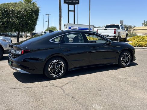 Used 2024 Hyundai Sonata SEL w/ Convenience Package FWD image 5