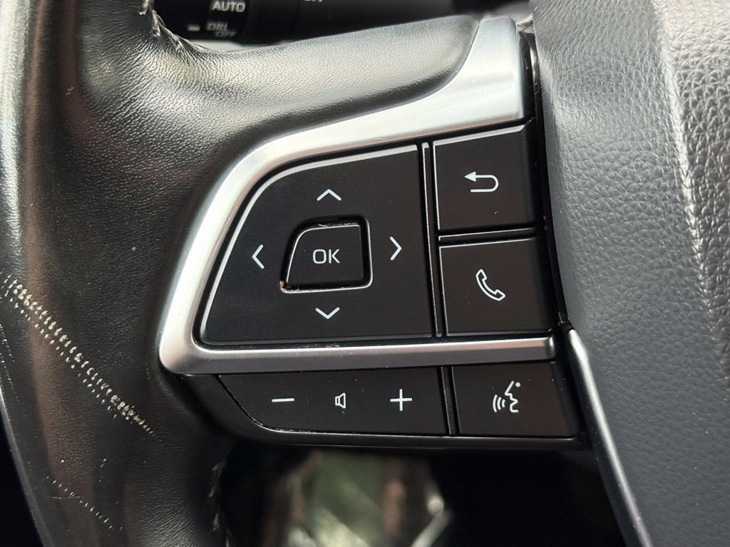 Used 2021 Toyota Highlander XLE AWD/4WD image 26