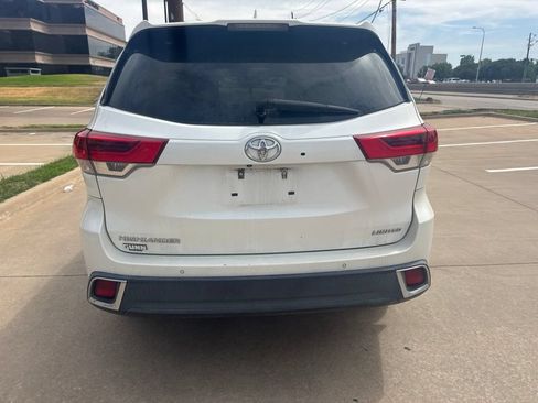 Used 2017 Toyota Highlander Limited FWD image 13