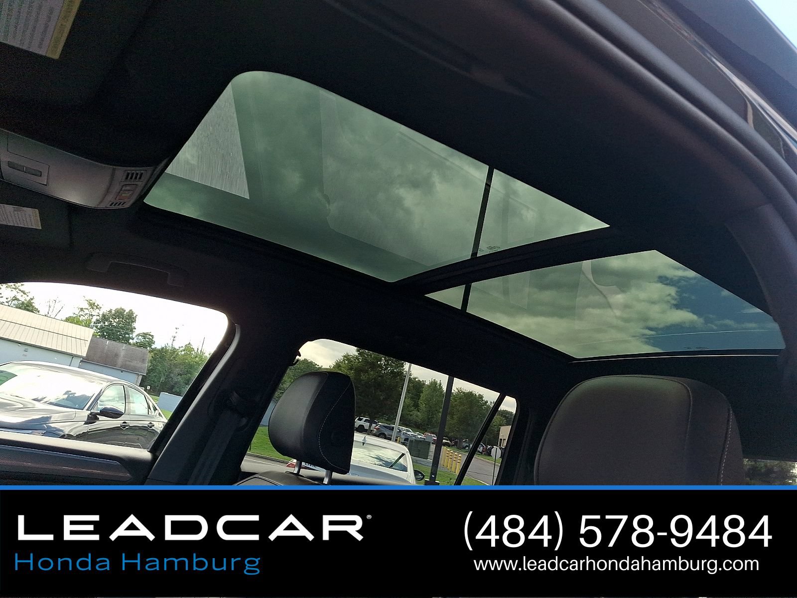 Used 2024 Volkswagen Tiguan SE R-Line AWD/4WD image 15