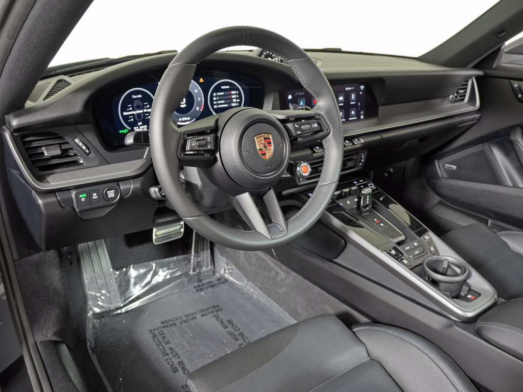 Certified 2025 Porsche 911 Carrera RWD image 4