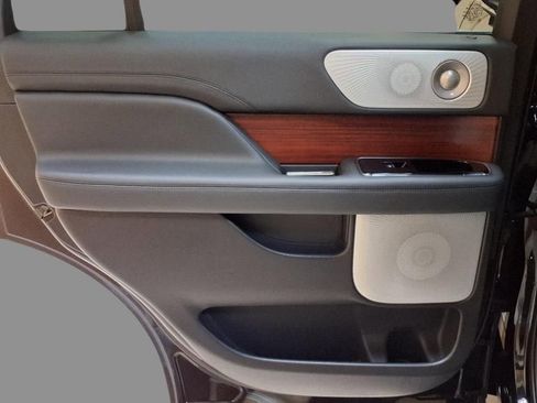 New 2023 Lincoln Navigator Reserve image 9