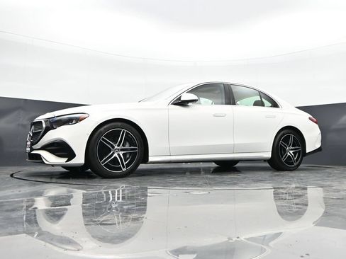Used 2025 Mercedes-Benz E 450 4MATIC Sedan image 47