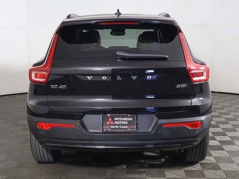 Used 2024 Volvo XC40 B5 Plus w/ Protection Package Premier image 14