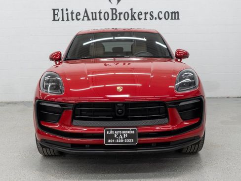 Used 2024 Porsche Macan w/ Premium Plus Package image 3