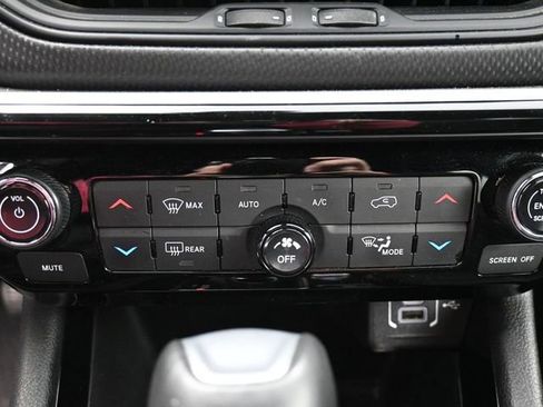 Used 2025 Jeep Compass Trailhawk image 26