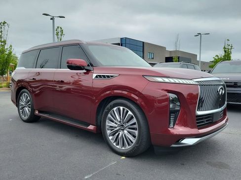 Used 2025 INFINITI QX80 Sensory AWD/4WD image 3