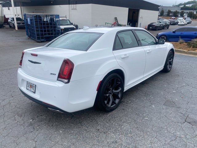 Used 2023 Chrysler 300 Touring L w/ Popular Equipment Group RWD image 5