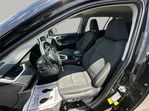 Used 2024 Toyota RAV4 XLE FWD image 13