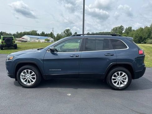 Used 2022 Jeep Cherokee Latitude AWD/4WD image 2