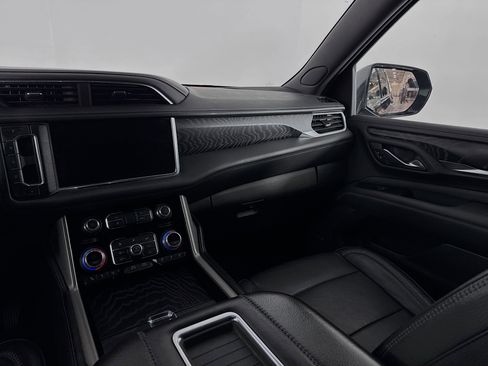 Used 2021 GMC Yukon Denali w/ Denali Ultimate Package image 24