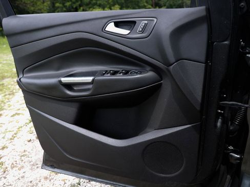 Used 2015 Ford Escape SE FWD image 32