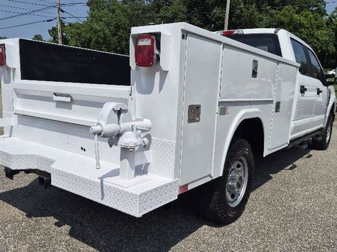 Used 2018 Ford F250 XL w/ Power Equipment Group AWD/4WD image 6