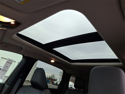 Used 2025 INFINITI QX60 Pure image 14