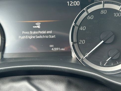 Used 2023 Toyota Highlander XLE image 37