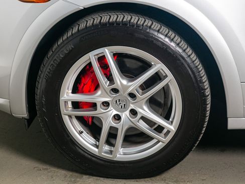 Used 2012 Porsche Cayenne image 17