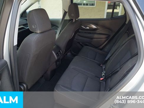 Used 2024 GMC Terrain SLE image 18