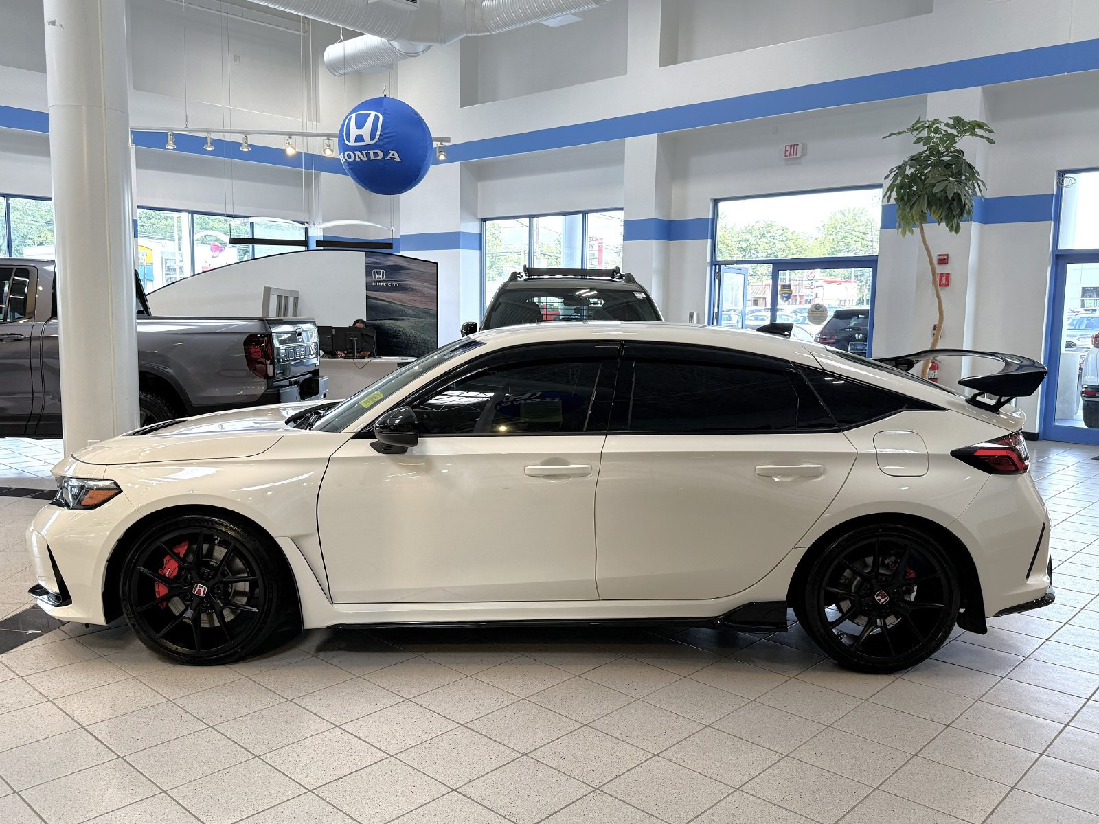 Used 2025 Honda Civic Type R image 31