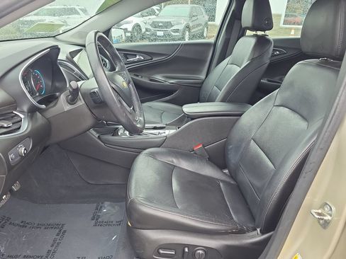 Used 2016 Chevrolet Malibu Hybrid w/ Leather Package FWD image 4