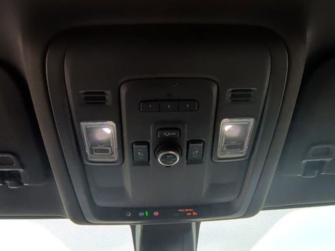 Used 2022 Chevrolet Tahoe LT w/ Luxury Package AWD/4WD image 23