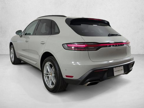 Certified 2022 Porsche Macan AWD/4WD image 3