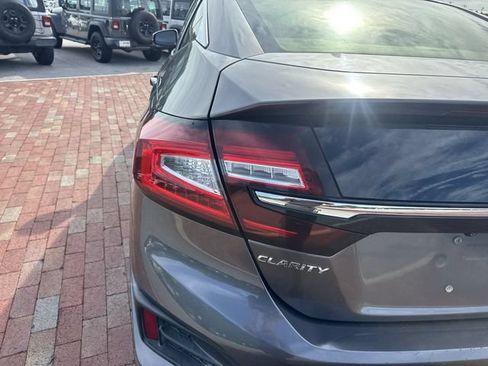 Used 2018 Honda Clarity Touring image 10