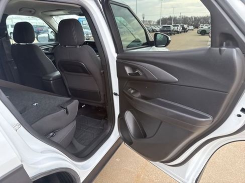 Used 2024 Chevrolet TrailBlazer LT w/ LT Cold Weather Package image 39
