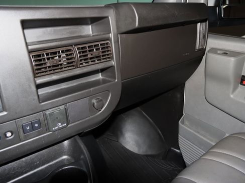 Used 2019 Chevrolet Express 3500 w/ Driver Convenience Package RWD image 44